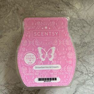 Scentsy Strawberries & Cream Scent Bar - Pink